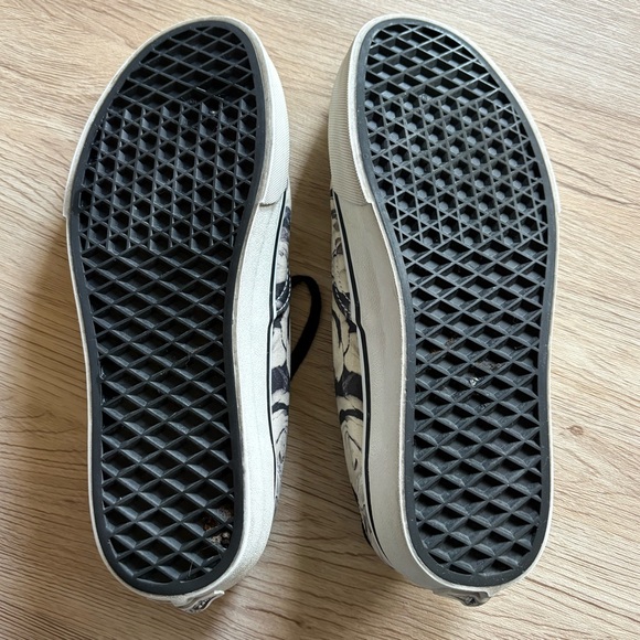 Vans "Digi Roses” - Picture 6 of 7